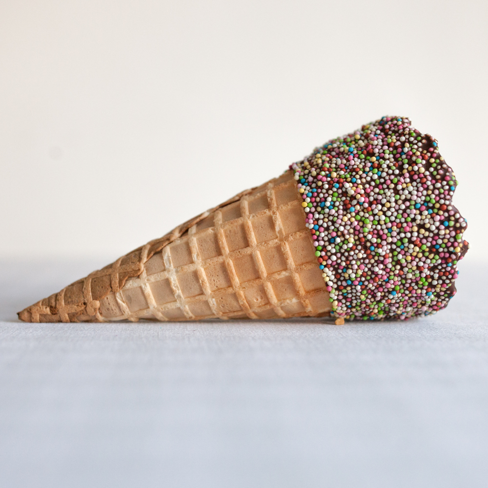Medium Rainbow Waffle Cone (72mm x 155mm)