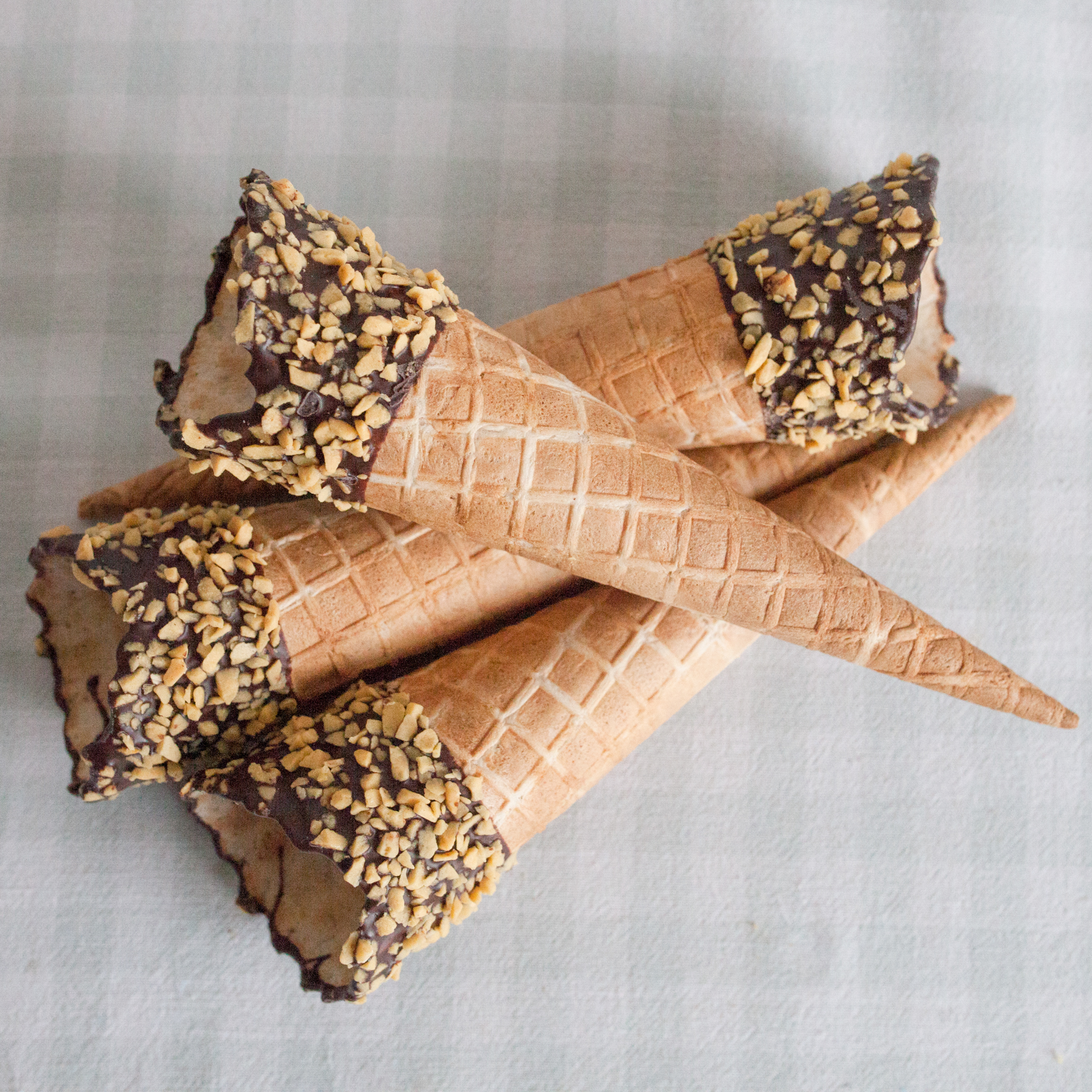 Tall Granellata Waffle Cone (52mm x 177mm)