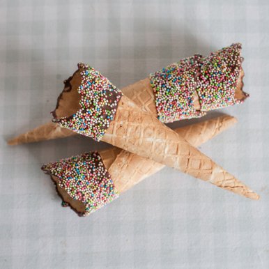 Tall Rainbow Waffle Cone (51mm x 177mm)